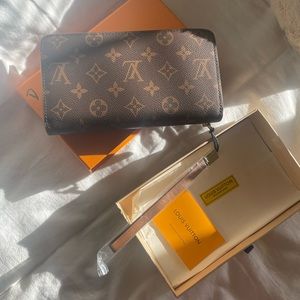 Faux Louis Vuitton wallet